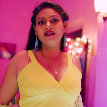 Nidhi Mahawan Hot in Sursuru Li Web Series