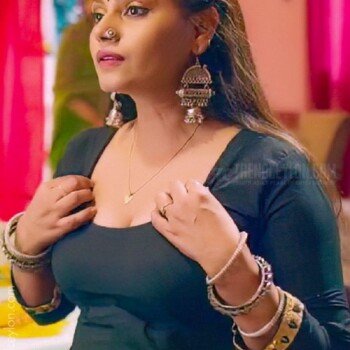 Nidhi Mahawan Hot in Sursuru Li Web Series