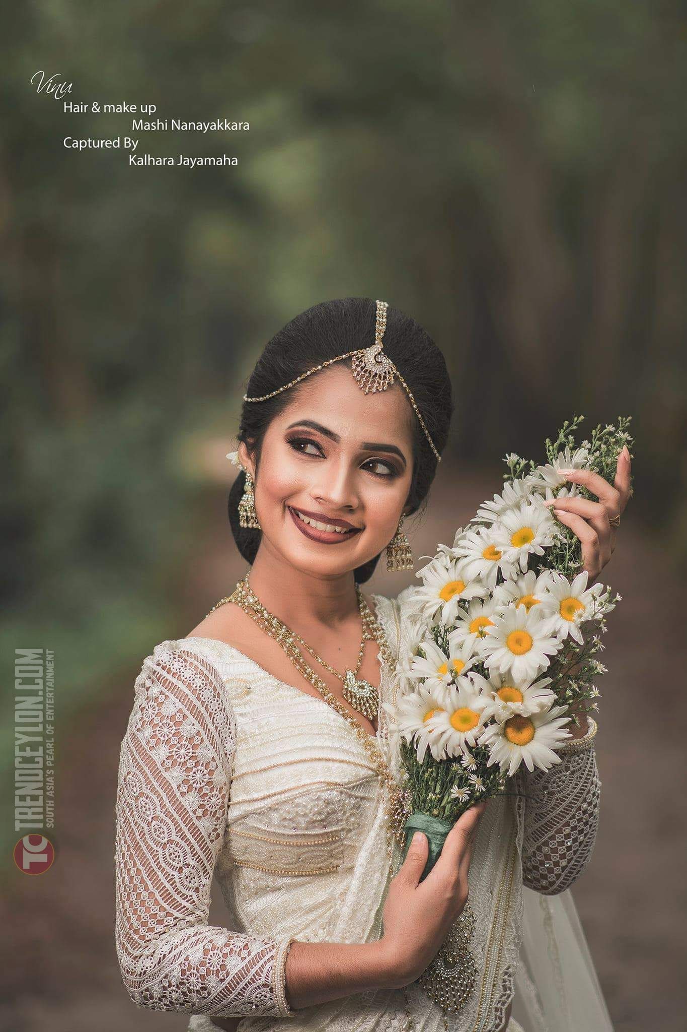 Sri Lankan Actress Vinu Perera looks elegant in Kandyan bridal saree