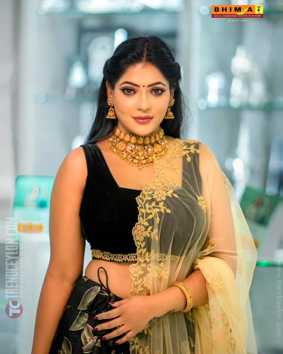 Baakiyalakshmi Serial Actress Reshma Pasupuleti looks beautiful in Black