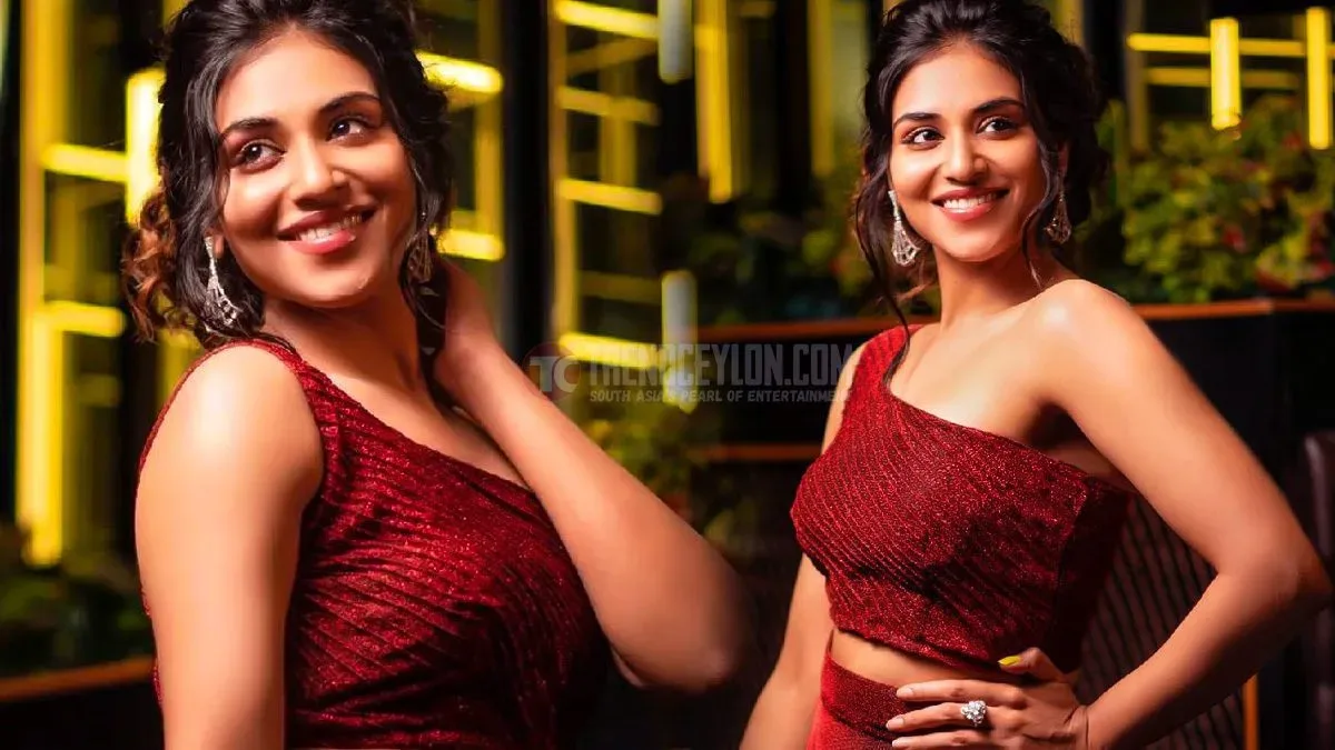 The beautiful doll Indhuja Ravichandran look gorgeous in red
