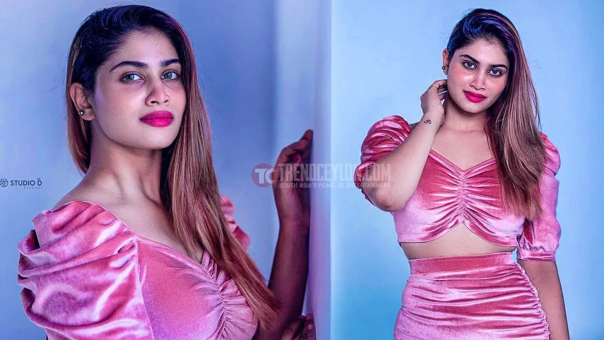 Vikram actress Shivani Narayanan looks attractive in pink outfit