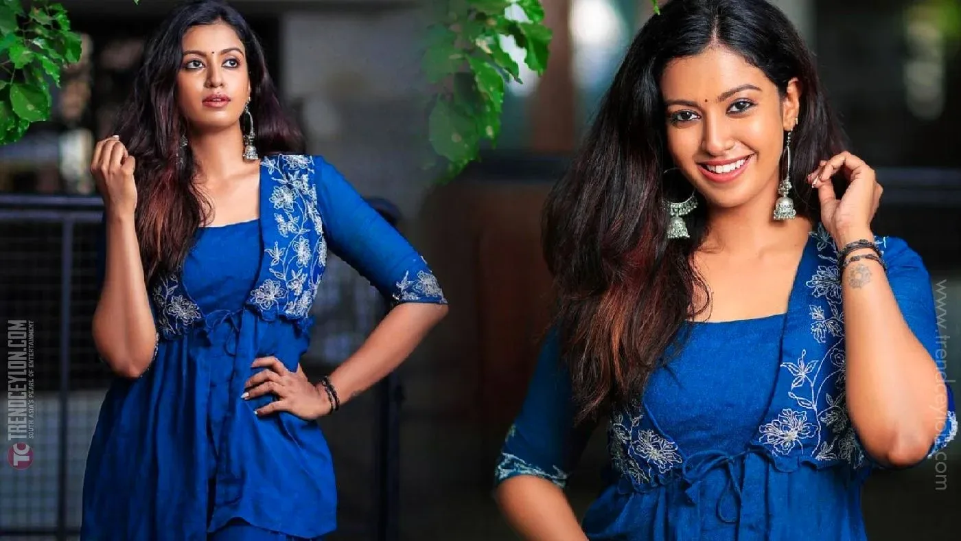 Actress Roshni Haripriyan looks cute and stylish in blue salwar