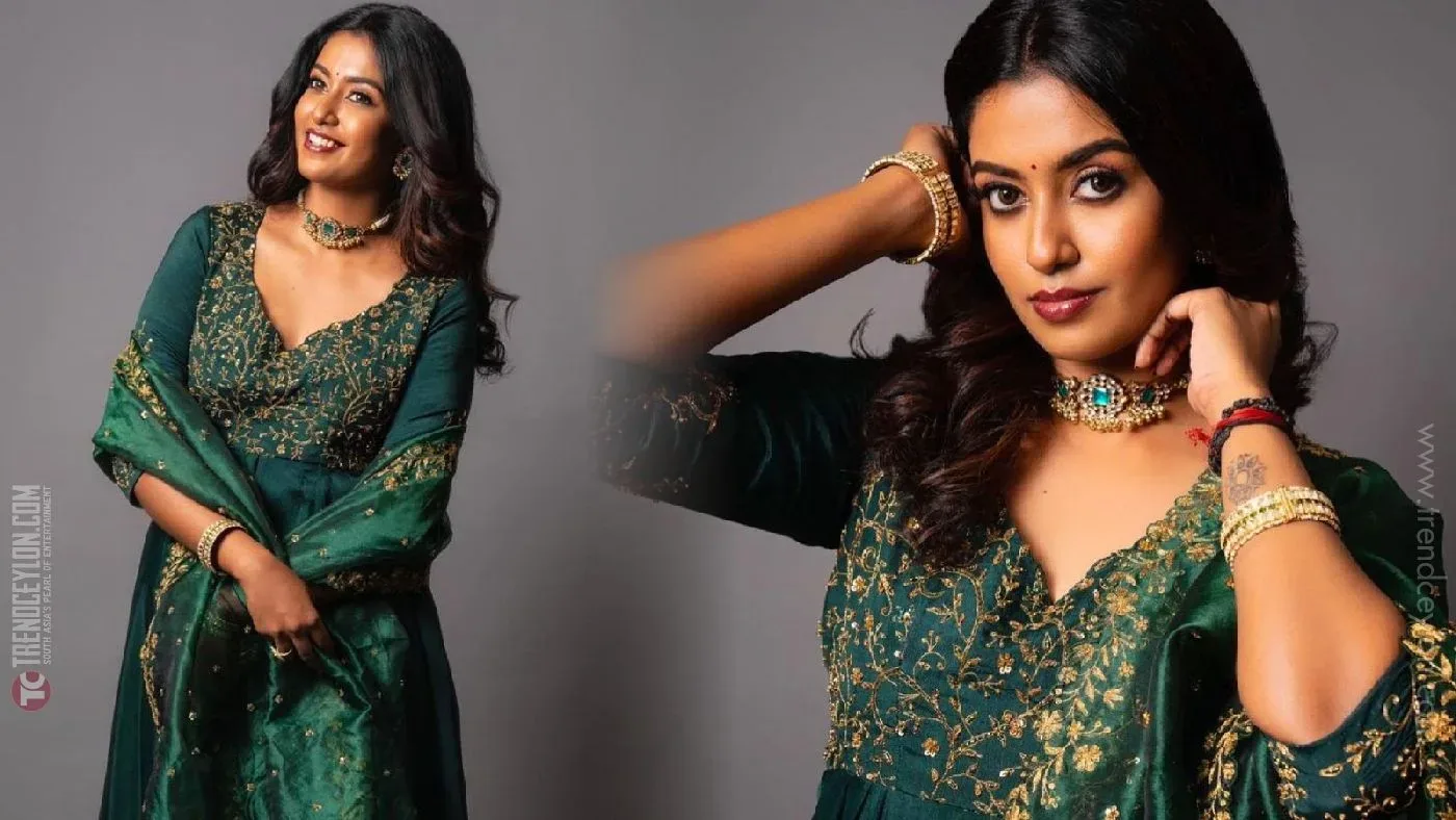 Gaandha Kannazhagi Roshni Haripriyan looks gorgeous in green