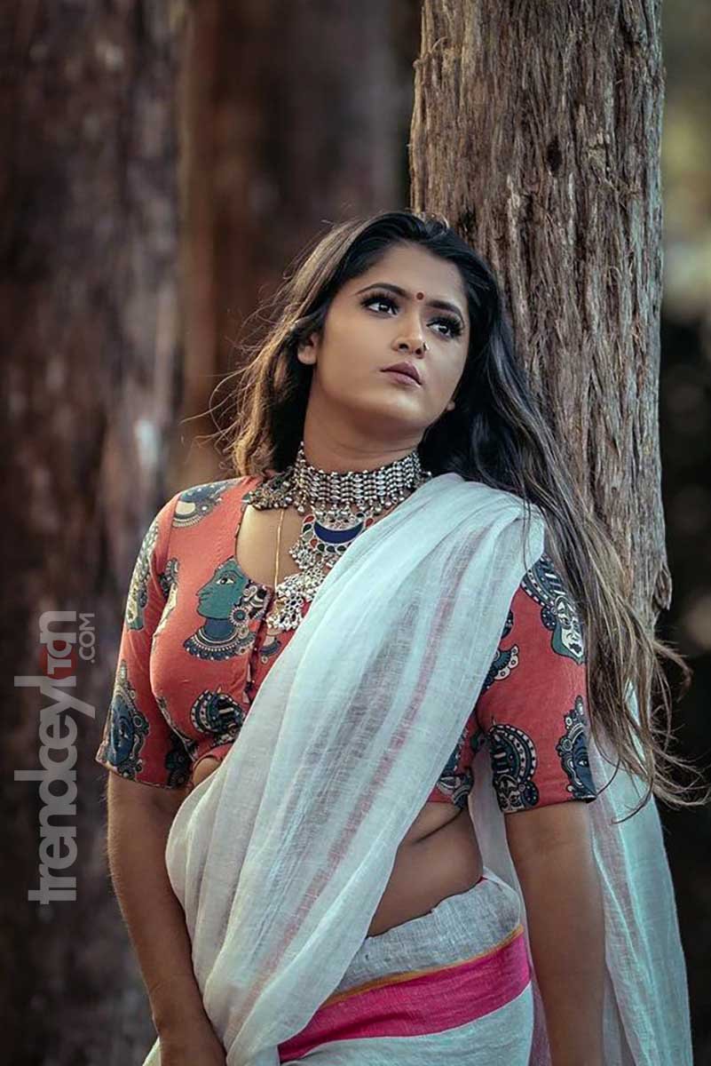 Ash Kumar hot in saree