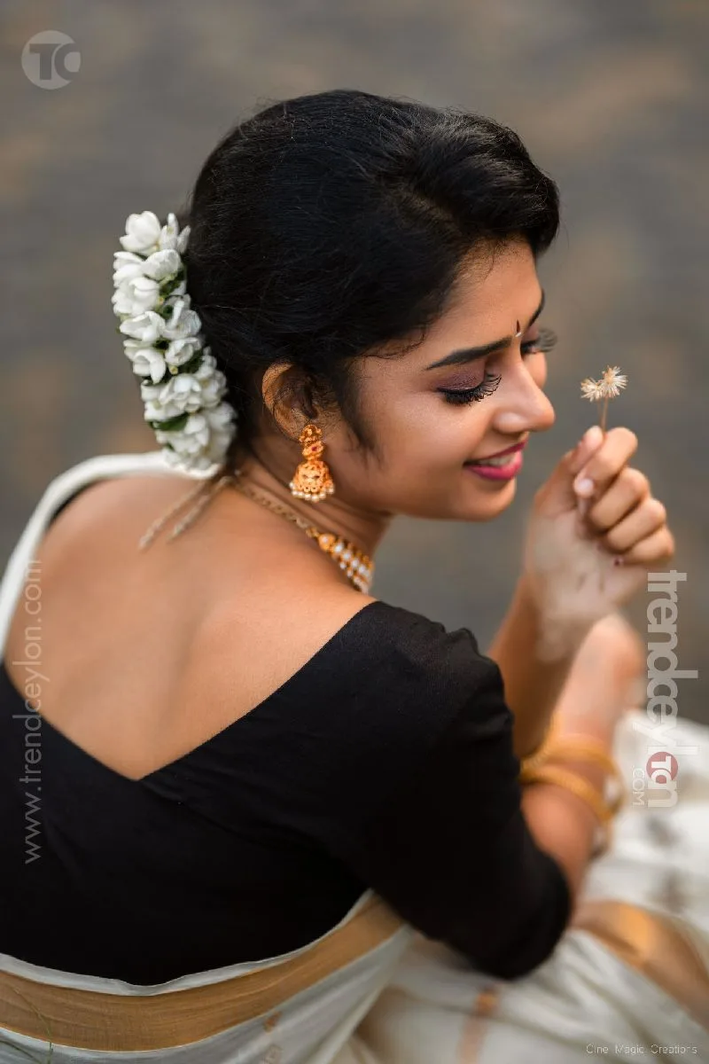 Timeless Elegance: 3 Traditional Kerala Hairstyles That Will Never Go Out  of Style