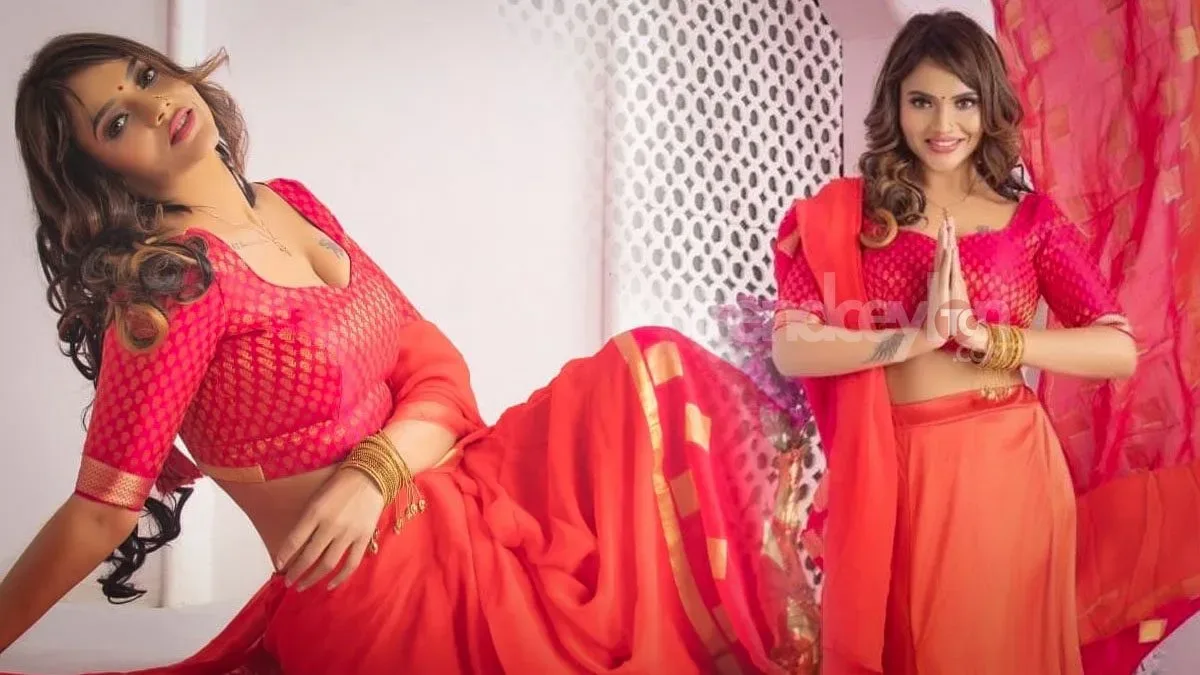 Indian actress Jinnie Jaaz hot photoshoot in Saree