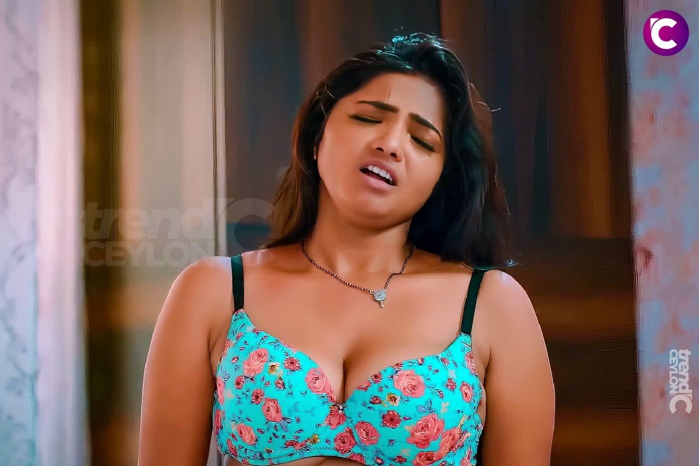 Hot Expression Of Bharti Jha In Farebi Yaar Web Series